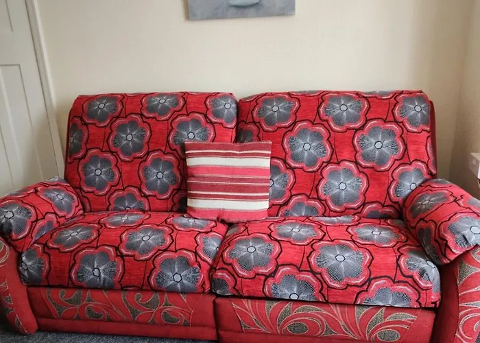 Superior Three Bedroom House With Sea View